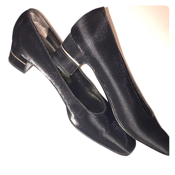 SALVATORE FERRAGAMO Florence black Satin jeweled✨ - Picture 4 of 8